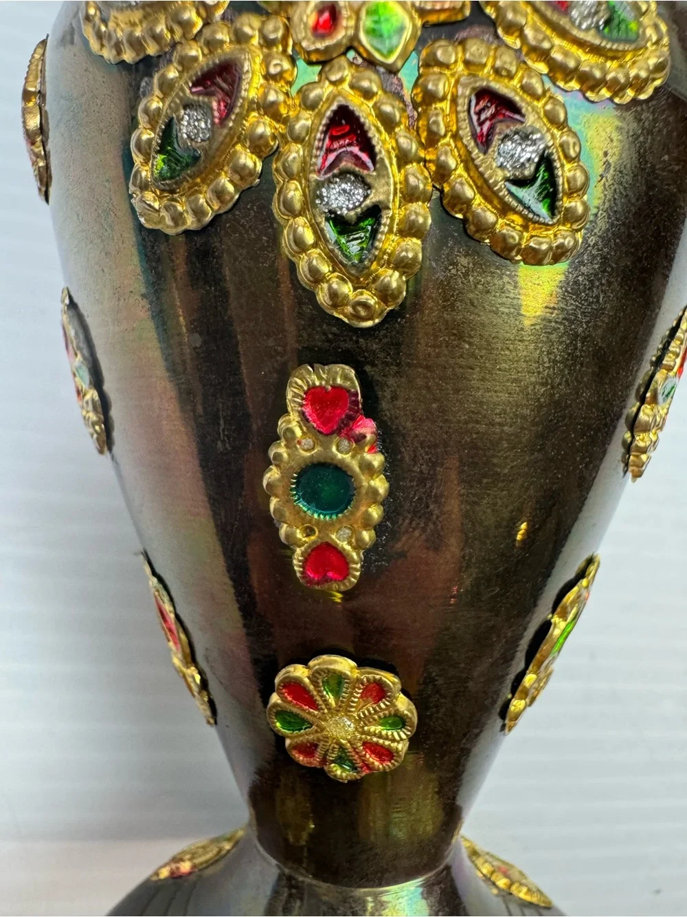 Indian? Iridescent Brass Vase Enamel Gem Medallion Scalloped Rim 6” Decor VTG